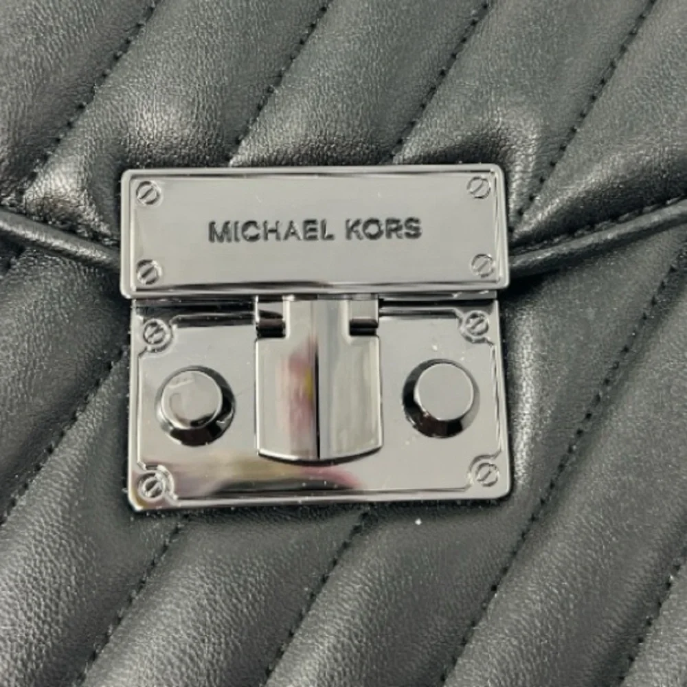 Michael Kors Rose Quilted Shoulder Bag‎ Black Medium